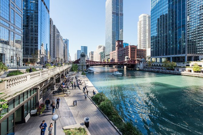 Chicago Walking Tour: Must-See Chicago - Stop 3: Tribune Tower and the power of a facade with a backstory