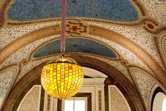 Chicago Walking Tour: Tiffany Treasures - Stop 1: Chicago Cultural Center and Those Wow-You-Can’t-Believe-It Domes