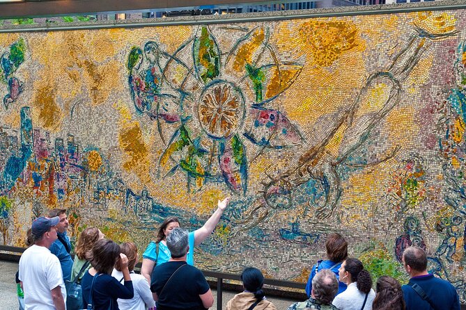 Chicago Walking Tour: Tiffany Treasures - Walking Pace, Sidewalk Crowds, and the One Real Drawback