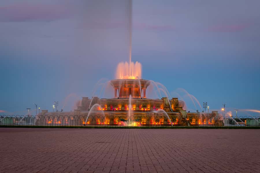 Chicago: Wind and Souls Adults Only Guided Ghost Tour - Hitting the Haunted Route From the Chicago Theatre