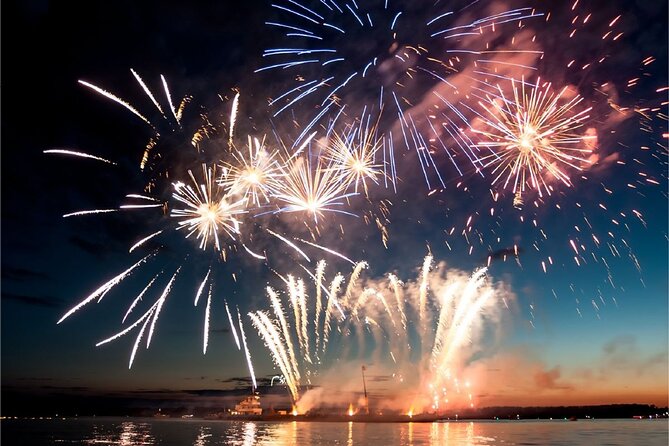 City Cruises Chicago: Fireworks Premier Plus Dinner Cruise - Where You Board: River Esplanade Near NBC Tower