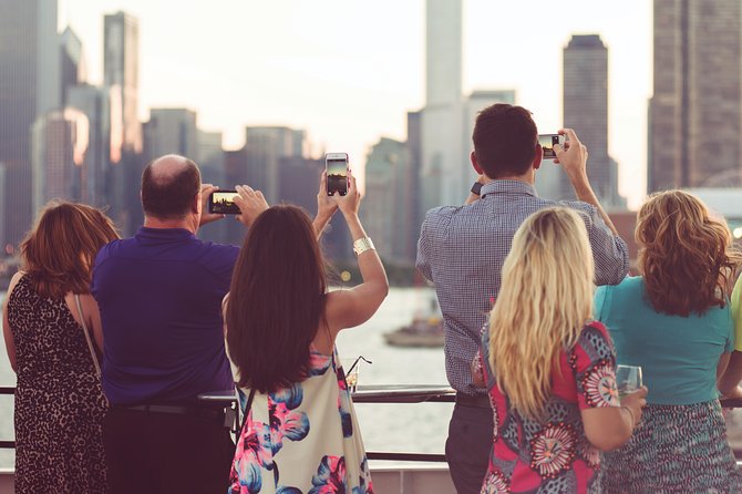 City Cruises Chicago: Premier Lake Michigan Brunch Cruise - DJ Vibe and Indoor Comfort: How the Atmosphere Plays