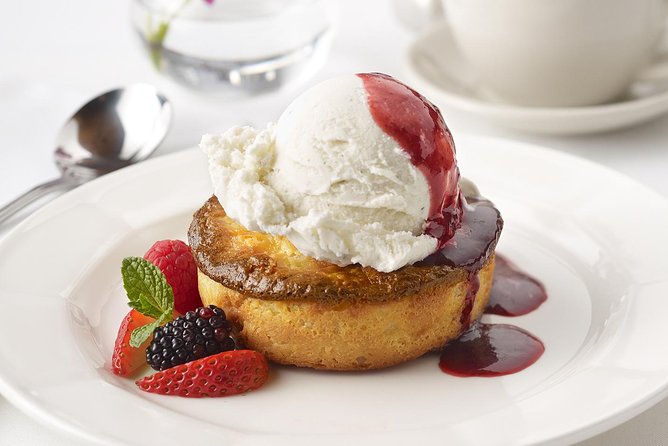 City Cruises Chicago: Premier Lake Michigan Brunch Cruise - Table Assignments and Window Dreams: What to Expect When You Get Seated
