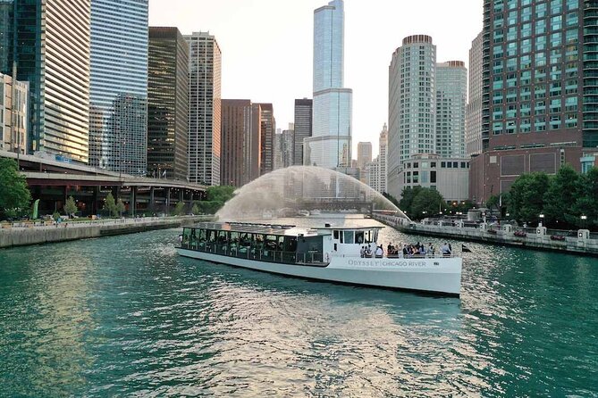 City Cruises Chicago: Premier Plus Brunch Cruise on Chicago River - Service pace, music, and how loud the experience can get