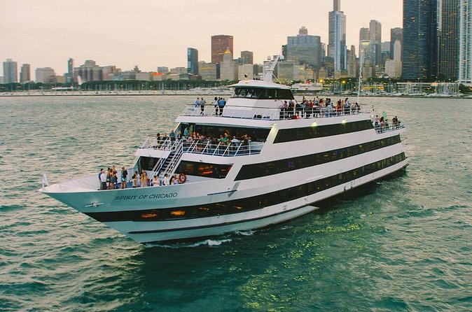 City Cruises Chicago: Signature Brunch Cruise on Lake Michigan - Adler Planetarium and Shedd Aquarium: a south-end skyline angle