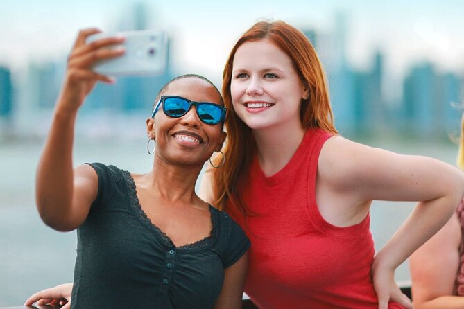 City Cruises Chicago: Signature Brunch Cruise on Lake Michigan - Cruising in and out of Navy Pier: the 3,300-foot highlight