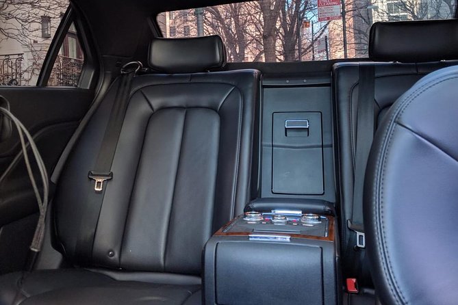 Curbside Sedan Transfer from O<code>Hare Airport to Downtown Chicago – Key points to know before you book’ /></p>
<ul>
<li><strong>Curbside pickup at ORD</strong>: after baggage, you call dispatch and confirm the door you’re at; pickup is typically about 10 minutes.</li>
<li><strong>Car details by text</strong>: you receive the vehicle make and license plate 1–2 hours before, then another text when the chauffeur arrives.</li>
<li><strong>Included waiting time</strong>: 60 minutes included for airport pickups (10 minutes for non-airport); after that, extra charges apply.</li>
<li><strong>Chicago Loop drop-off</strong>: you must provide an exact Chicago Loop address (hotel/residential/office name alone is not enough).</li>
<li><strong>Sedan luggage limits</strong>: sedans fit 2 suitcases and 2 carry-ons; oversized items are restricted.</li>
<li><strong>Child seats aren’t included</strong>: if you need one, it’s your responsibility.</li>
</ul>
<h2 id="curbside-sedan-pickup-that-cuts-through-ohare-chaos">Curbside sedan pickup that cuts through O’Hare chaos</h2>
<p>Hare Airport to Downtown Chicago – Curbside sedan pickup that cuts through O’Hare chaos’ /><br />
O’Hare can be a lot after a flight. This transfer is built for that moment when you just want to get out the door and start your Chicago trip. The big advantage is the <strong>curbside meeting</strong>, which is designed to beat taxi lines and random ride-share searching.</p>
<p><p>Here’s the flow you should expect. Your meeting point is Terminal 2 arrivals at ORD. After you pick up luggage, you call dispatch and tell them which door you’re standing at, and a driver comes to get you curbside. The goal is quick, calm, and low-friction—especially useful if you’re traveling with jet lag, kids, or more bags than you want to carry.</p>
</p>
<p><p>Also, the service is available late and often—daily from 12:00 AM to 11:30 PM. That matters if your arrival times aren’t ideal, or if your flight lands you in the middle of rush hour.</p>
</p>
<p><p>One small but important detail: this is private transportation. That means you don’t have to share the car with strangers or negotiate pickup windows with a group that’s running late. It’s you and your group, moving on your schedule.</p>
</p>
<div style="margin: 20px 0; padding: 15px 0;"><p>You can also read our reviews of more tours and experiences in Chicago</p><ul style="margin: 10px 0; padding: 0; list-style: none;"><li style="margin: 0 0 10px 0; padding: 0 0 10px 0; border-bottom: 1px solid #eee; display: flex; align-items: flex-start; gap: 12px; line-height: 1.4;"><a href="https://discoveringchicago.com/private-arrival-transfer-from-chicago-airports-ord-mdw/" aria-hidden="true" tabindex="-1"><img decoding="async" style="width: 80px; height: 60px; object-fit: cover; border-radius: 4px; flex-shrink: 0;" src="https://tour.discoveringchicago.com/wp-content/uploads/private-arrival-transfer-from-chicago-airports-ord-mdw-150x150.jpg" alt="" loading="lazy"></a><div><a href="https://discoveringchicago.com/private-arrival-transfer-from-chicago-airports-ord-mdw/">Private Arrival Transfer from Chicago Airports (ORD) (MDW)</a><br><span style="font-size: 0.82em; color: #555; margin-top: 2px;"><span style="color: #f5a623;">★</span> 3.5 · 196 reviews</span></div></li><li style="margin: 0 0 10px 0; padding: 0 0 10px 0; border-bottom: 1px solid #eee; display: flex; align-items: flex-start; gap: 12px; line-height: 1.4;"><a href="https://discoveringchicago.com/private-departure-transfer-to-chicago-airports-ordmdw/" aria-hidden="true" tabindex="-1"><img decoding="async" style="width: 80px; height: 60px; object-fit: cover; border-radius: 4px; flex-shrink: 0;" src="https://tour.discoveringchicago.com/wp-content/uploads/private-departure-transfer-to-chicago-airports-ordmdw-150x150.jpg" alt="" loading="lazy"></a><div><a href="https://discoveringchicago.com/private-departure-transfer-to-chicago-airports-ordmdw/">Private Departure Transfer to Chicago Airports (ORD)(MDW)</a><br><span style="font-size: 0.82em; color: #555; margin-top: 2px;"><span style="color: #f5a623;">★</span> 4.0 · 91 reviews</span></div></li><li style="margin: 0; padding: 0; border-bottom: none; display: flex; align-items: flex-start; gap: 12px; line-height: 1.4;"><a href="https://discoveringchicago.com/private-transfer-chicago-airport-mdw-to-chicago-downtown/" aria-hidden="true" tabindex="-1"><img decoding="async" style="width: 80px; height: 60px; object-fit: cover; border-radius: 4px; flex-shrink: 0;" src="https://tour.discoveringchicago.com/wp-content/uploads/private-transfer-chicago-airport-mdw-to-chicago-downtown-150x150.jpg" alt="" loading="lazy"></a><div><a href="https://discoveringchicago.com/private-transfer-chicago-airport-mdw-to-chicago-downtown/">Private Transfer Chicago Airport MDW to Chicago Downtown</a><br><span style="font-size: 0.82em; color: #555; margin-top: 2px;"><span style="color: #f5a623;">★</span> 3.5 · 54 reviews</span></div></li></ul></div><h2 id="how-you-get-found-fast-exact-addresses-and-phone-on-rules">How you get found fast: exact addresses and phone-on rules</h2>
<p>Hare Airport to Downtown Chicago – How you get found fast: exact addresses and phone-on rules’ /><br />
This transfer runs on one simple idea: the driver needs to find you quickly and reliably. That’s why you have to provide the exact pickup address. Not just the hotel name. Not just the office name. They require the exact address within the <strong>Chicago Loop area</strong>.</p>
<p><p>You also need your phone on at pickup time. This isn’t just a nice-to-have. The service depends on your ability to receive texts and respond if needed. If your phone is dead, muted, or you’re not checking it, you can lose the included waiting window—then costs can jump.</p>
</p>
<p><p>A practical tip: when you book, use an email and phone setup that actually receives messages. One traveler specifically recommended using a personal email instead of a work email because security filters can block confirmations. That’s a small step that can save you a headache if your company inbox is strict.</p>
</p>
<p><p>Then there’s the timing communication. You’ll be texted with the car make and license plate 1–2 hours before pickup. When the chauffeur arrives, you’ll be texted again with the updated arrival info. In a city with heavy traffic and huge terminals, that kind of repeat confirmation reduces stress.</p>
</p>
<p><p>Finally, note that the provider reserves the right not to execute the ride if requirements aren’t met. So if you know you’ll be hard to reach, fix that before travel day.</p>
</p>
<h2 id="timing-and-waiting-what-happens-at-ord-and-why-it-matters">Timing and waiting: what happens at ORD and why it matters</h2>
<p>Hare Airport to Downtown Chicago – Timing and waiting: what happens at ORD and why it matters’ /><br />
Timing is the difference between smooth pickup and a stressful end-of-trip sprint. The service asks you to plan proper pickup time with traffic in mind. For international flights, the recommendation is to be at the airport <strong>3 hours before</strong>. For domestic flights, <strong>2 hours before</strong>.</p>
<p><p>That recommendation isn’t random. It’s there because drivers can’t wait forever without risking missed schedules. Included waiting time works like this:</p>
</p>
<ul>
<li><strong>Airport pickups</strong>: 60 minutes included.</li>
<li><strong>Non-airport pickups</strong>: 10 minutes included.</li>
</ul>
<p><p>If you don’t get in touch during the included waiting window, the chauffeur will leave, and you could be charged <strong>100%</strong>. The provider notes they can submit proof of call/text/GPS logs, so this is a real rule, not a vague guideline.</p>
</p>
<p><p>The good news: if you need more time, you’re not stuck. If you let them know <em>during the included waiting time</em>, the driver will wait as long as needed—but <strong>extra waiting charges</strong> will apply and the chauffeur must collect them.</p>
</p>
<p><p>So what should you do? Build in a buffer, keep your phone active, and respond quickly if a text comes through. If your flight is delayed, that buffer is what protects you from eating into the waiting time.</p>
</p>
<p><p>One extra detail I found reassuring from past experiences with drivers: some chauffeurs reach out the day before to introduce themselves and verify flight details. When that happens, you start the trip feeling like you’re already connected, not guessing at arrival.</p>
</p>
<h2 id="your-ride-details-sedan-limits-suv-options-and-whats-restricted">Your ride details: sedan limits, SUV options, and what’s restricted</h2>
<p>Hare Airport to Downtown Chicago – Your ride details: sedan limits, SUV options, and what’s restricted’ /><br />
This is a sedan transfer by default in the description, but vehicle choice affects luggage and comfort. For <strong>sedans</strong>, the luggage capacity is:</p>
<ul>
<li><strong>2 suitcases</strong></li>
<li><strong>2 carry-on bags</strong></li>
</ul>
<p><p>That’s not a lot if you’re traveling with big duffels or multiple people sharing one car. The service also warns that excessive luggage isn’t allowed in the seating area of the vehicle. So the bags need to go in the trunk/allowed storage area.</p>
</p>
<p><p>If you’re packing on the heavier side, an SUV can help. SUVs can take up to <strong>5 suitcases</strong> and <strong>5 carry-on bags</strong>. If your group is a two-person trip but with a lot of gear—sporting equipment, bulky cases, or anything awkward—consider upgrading to an SUV type early.</p>
</p>
<p><p>There’s also a restriction on oversized items like golf clubs, bikes, weapons, and sports equipment. If you might have something in that category, contact the provider ahead of travel. That way they can adjust or upgrade your vehicle instead of forcing you into a refusal scenario.</p>
</p>
<p><p>Child seats are another practical “read this twice” point. <strong>Child seats aren’t provided</strong> by the local supplier. If you need one, you’re responsible for bringing it.</p>
</p>
<p><p>Finally, the car is air-conditioned, and you’ll get bottled water. Those are small touches, but they matter on a hot day or after a long flight when you’re simply ready to sit down and breathe.</p>
</p>
<h2 id="door-to-door-downtown-what-you-gain-with-a-chicago-loop-drop-off">Door-to-door downtown: what you gain with a Chicago Loop drop-off</h2>
<p>Hare Airport to Downtown Chicago – Door-to-door downtown: what you gain with a Chicago Loop drop-off’ /><br />
This transfer isn’t a sightseeing tour; it’s a clean, direct hop into Chicago. The payoff is where you land. You can be dropped off at your location of choice in Chicago, but the pickup address must be within the <strong>Chicago Loop area</strong> (hotel, residential, or office).</p>
<p><p>That’s a key distinction. “Downtown Chicago” can mean a lot of neighborhoods. The Loop area is central and convenient, and it’s also where many hotels and offices cluster—so you’re likely to end up close to where you’ll start walking, eating, and touring.</p>
</p>
<p><p>Because the service is private, you avoid the stop-and-start feel of shared shuttles. You also avoid the guessing game of where a taxi driver will drop you versus what you need. When you’re carrying a lot of bags, the difference between a convenient entrance and a far corner can be huge.</p>
</p>
<p><p>Expect ride time to vary. The duration is listed as <strong>30 minutes to 1 hour 30 minutes</strong>, roughly. That range is normal in Chicago traffic, especially depending on time of day and weather.</p>
</p>
<p><p>This is also why the driver’s navigation matters. In one example of service style, a chauffeur texted meeting specifics and then drove comfortably through rush hour traffic to the hotel. That’s exactly what you want: a driver who’s not only getting you there, but making the trip feel easy after you’ve already done the hard part—landing.</p>
</p>
<div style="margin: 20px 0; padding: 15px 0;">Here