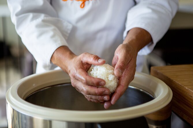 Exclusive Sushi-Making Class in Chicago (Includes 3-Course Meal) - Rolling Methods That Make Sushi Look Right