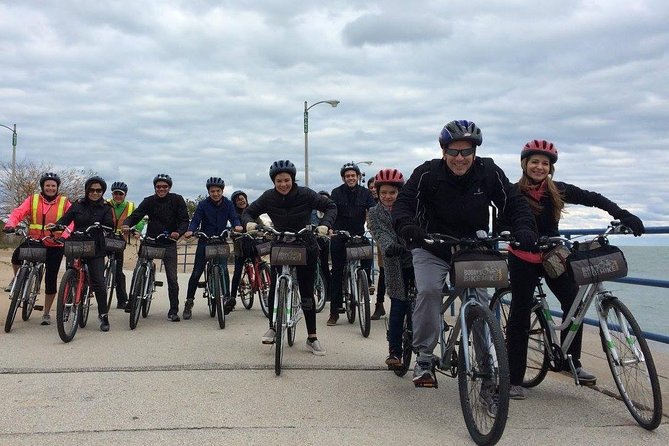 Fright Hike: Chicago Halloween Bike Tour - Grant Park and Museum Campus: The H.H. Holmes Twist Near the Waterfront