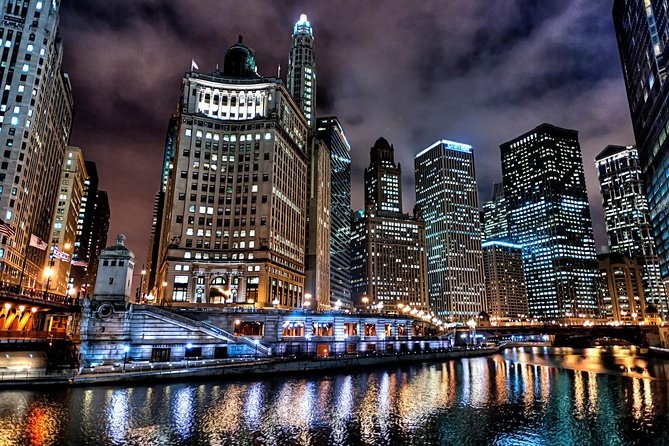 Fright Hike: Chicago Halloween Bike Tour - Lake Michigan Finish: Shipwreck Stories on the Ride Back