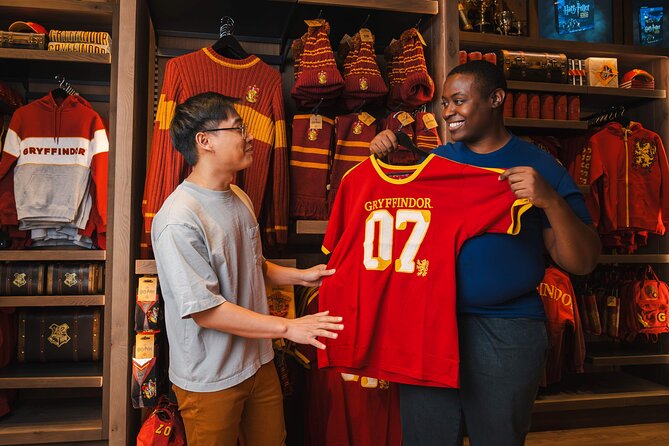 Harry Potter Shop Chicago: Confectionary Collection - First stop: Harry Potter Shop Chicago right in the city’s flow