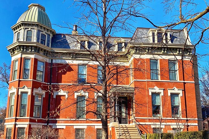 Historic Homes and Cottages of Wicker Park Walking Tour - The itinerary in practice: one neighborhood, many stops, one guided storyline
