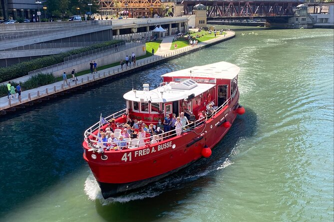 Historical Fireboat River Tour - Cruising the Chicago River: Architecture Through a Firefighting Lens