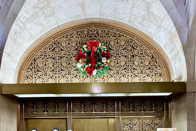 Holiday Walking Tour: Underground Chicago via the Pedway - Cultural Center time: Tiffany Dome and the feel of downtown grandeur