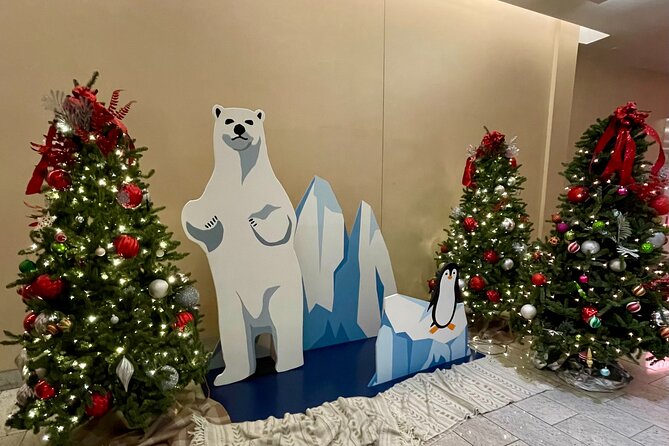 Holiday Walking Tour: Underground Chicago via the Pedway - Macy’s on State Street: architecture, Tiffany Dome, and The Great Tree
