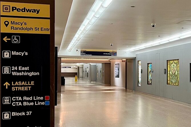 Holiday Walking Tour: Underground Chicago via the Pedway - Meeting at Swissotel Chicago and descending into the Pedway