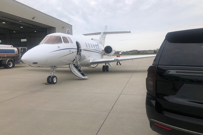 Meet and Greet Private SUV Transfer from ORD to Downtown Chicago - Private SUV comfort and luggage reality for groups up to 6