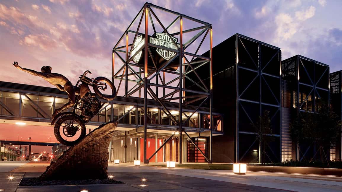 Milwaukee 1-Day Tour from Chicago - Harley-Davidson Museum: 100+ Years of Two-Wheel Storytelling