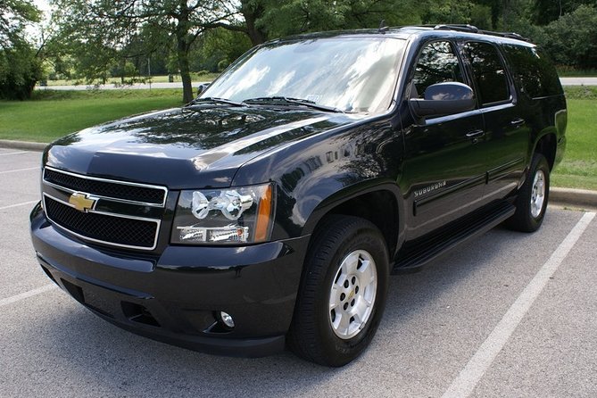 O'Hare Airport Transfer to Chicago with Inside Meet - Luxury SUV - Where you meet: Lower Level / Baggage Claim, even without luggage