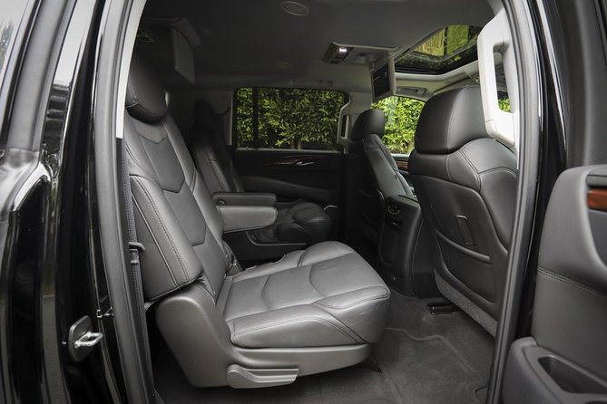 One-Way Private Airport Transfer by Sedan - Bypassing the taxi mess: time savings you can feel