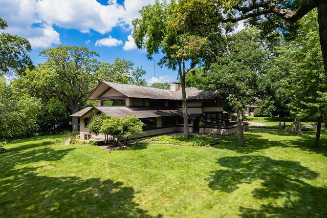 Private Frank Lloyd Wright Architectural Tour by Luxury Vehicle - Your Oak Park Route: Home and Studio Plus 24 More Buildings