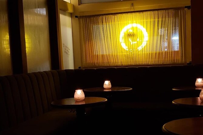 Private Speakeasy Pub Crawl in Chicago with Local Historian - Smart casual dress, and period clothing as a bonus