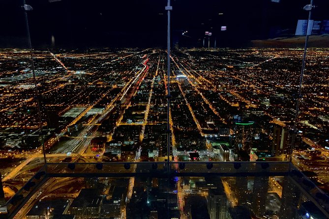 Skydeck Chicago: Pie in the Sky VIP Dinner at Willis Tower - What the night feels like: from check-in to street level