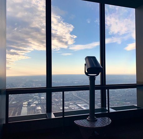 Skydeck Chicago: Pie in the Sky VIP Dinner at Willis Tower - Logistics that matter: entrances, pickups, and timing