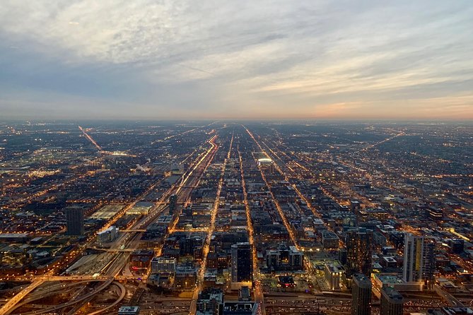 Skydeck Chicago: Pie in the Sky VIP Dinner at Willis Tower - Weather and visibility: planning for Chicago’s mood