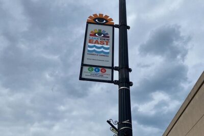 Small-Group Tour of Chicago Neighborhoods: North and South Side - Starting at the Chicago Theatre and Getting Oriented Fast