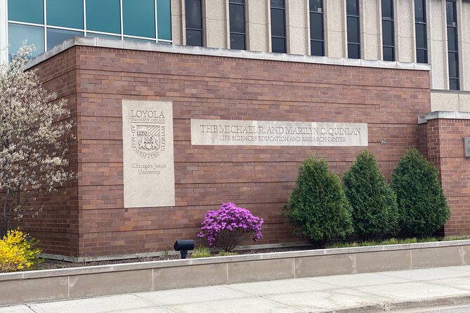 Small-Group Tour of Chicago Neighborhoods: North and South Side - Lincoln Park and DePaul University: Chicago’s Classic-to-Modern Streets