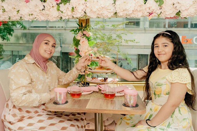 Tea Around Town: Chicago Tea Experience & City Sights - Meeting at Aon Center: how to start without stress