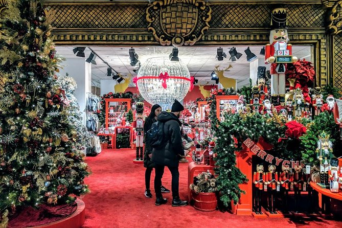 The Christmas Tree Crawl Experience Chicago at the Holidays - Who should book this tour (and who should skip it)