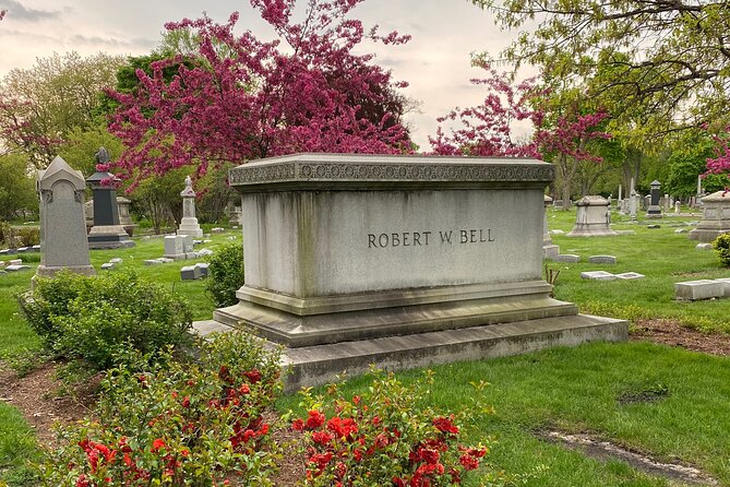 The Deep Pockets Of Graceland Cemetery Walking Tour - Key takeaways before you go
