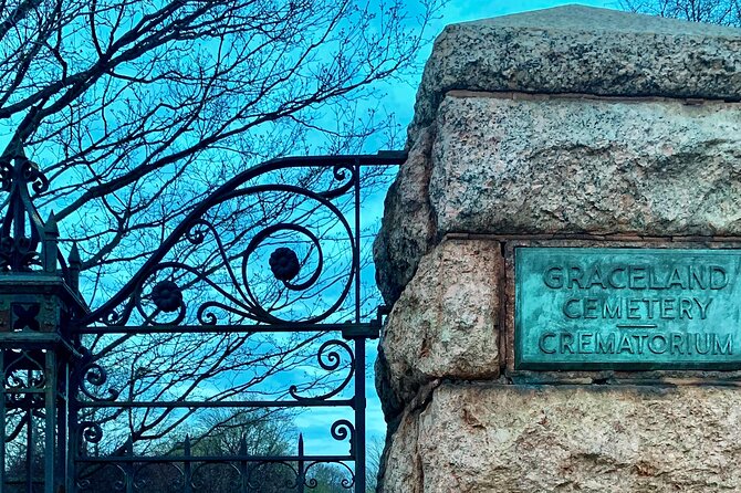 The Deep Pockets Of Graceland Cemetery Walking Tour - Weather and comfort: plan like a smart Chicago walker