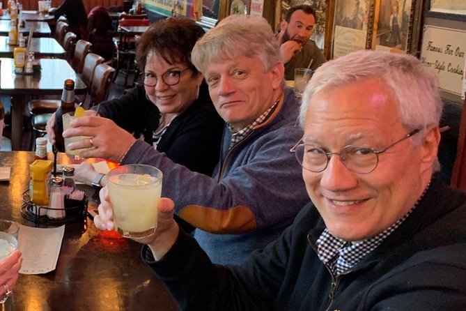 Walking Tour: Historic Chicago Pubs in River North and the Loop - Key things you’ll notice on this Chicago pub tour