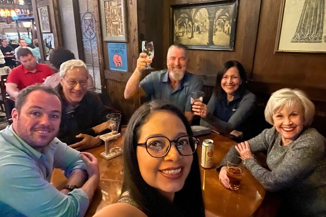 Walking Tour: Historic Chicago Pubs in River North and the Loop - How the timing and group size change the feel of the tour